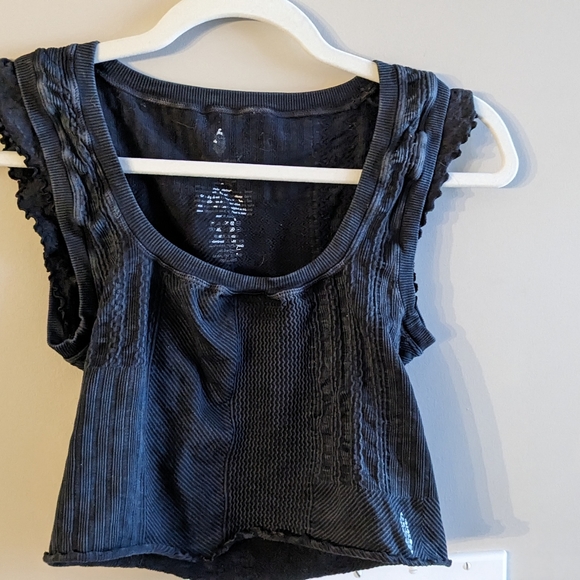 Free People cute workout shorts and top set - Picture 2 of 10